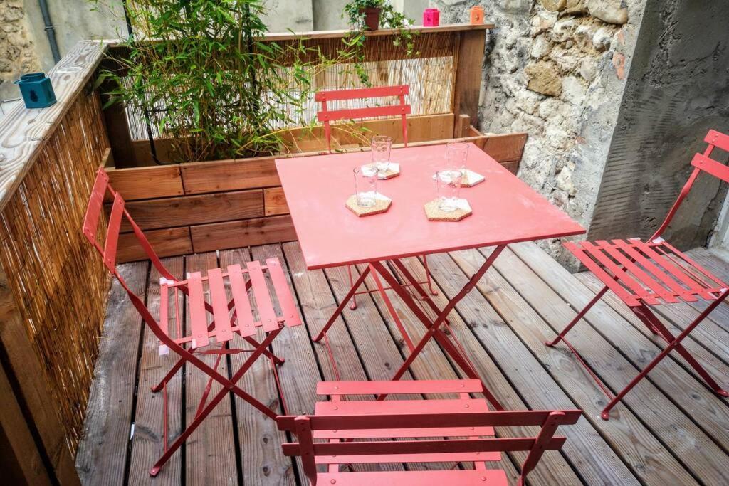 Maison De Village Meublee Avec Terrasse Donzere Екстер'єр фото
